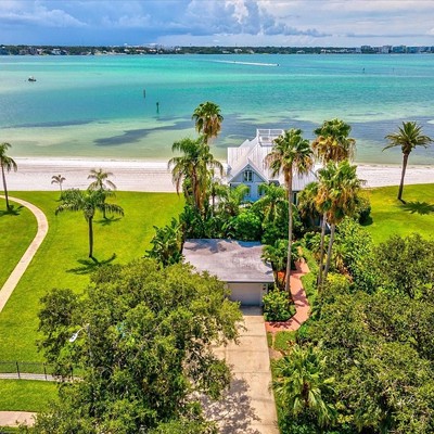 The 'Holdout House,' the one and only home on Clearwater Point, is for sale