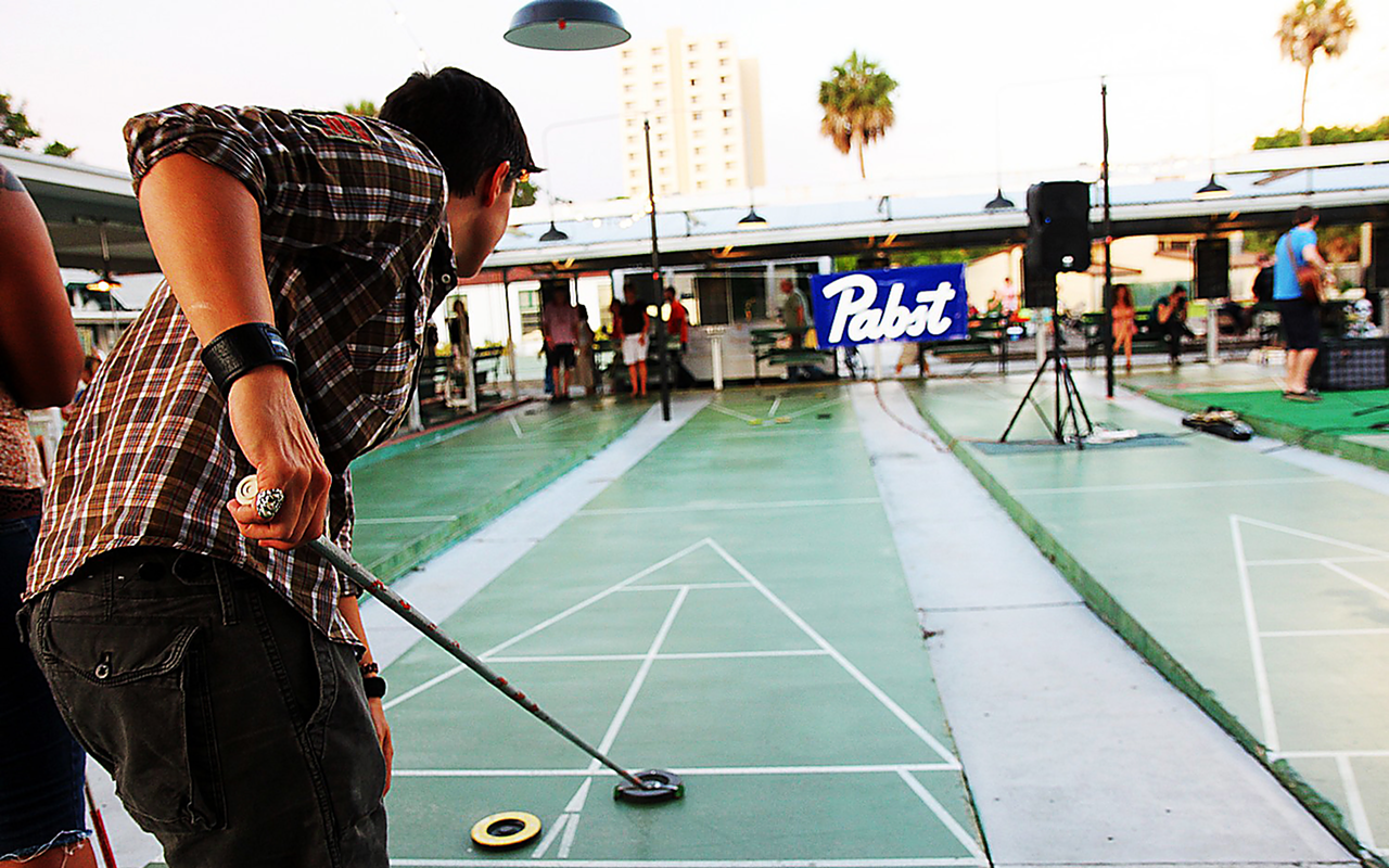 SENDING THE BISCUIT: A St. Pete Shuffle sharp-shooter.