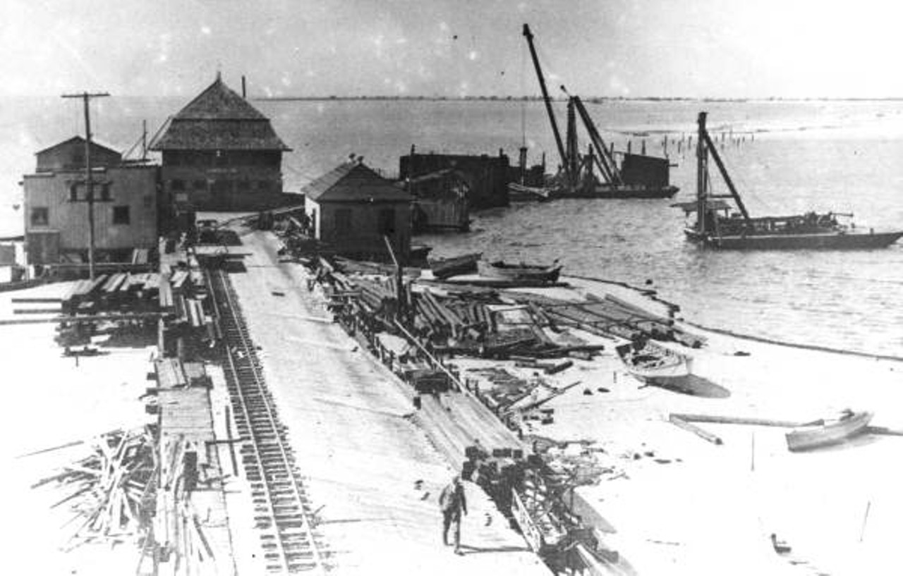 Construction of the Memorial Causeway and bridge leading to Clearwater Beach. Date unknown.