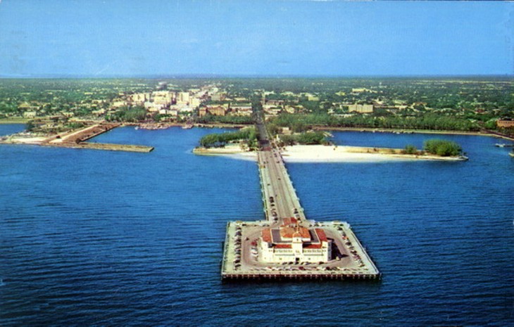 Aerial view of municipal recreation pier on Tampa Bay in Saint Petersburg, Florida, circa 1959.