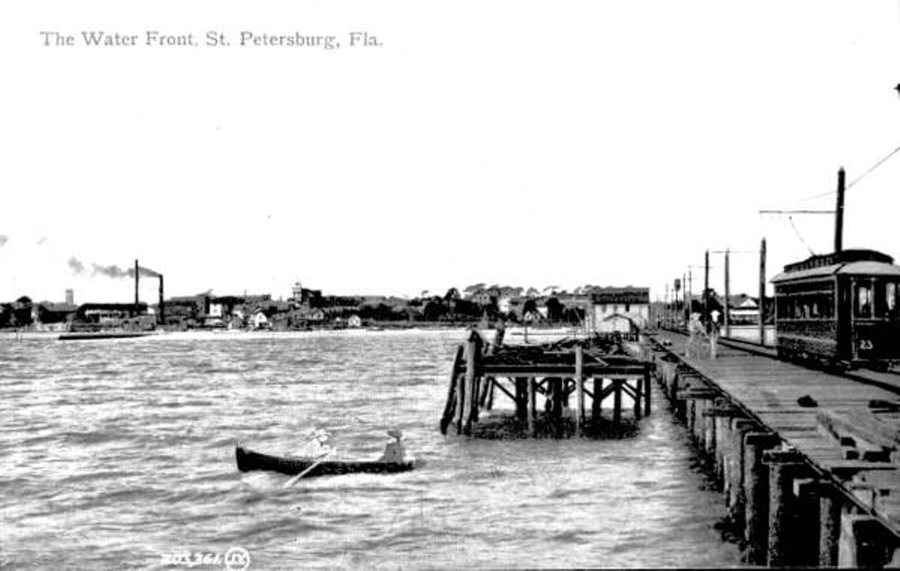 The waterfront and Electric Pier - Saint Petersburg, Florida, circa 1910.