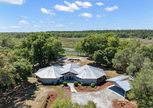 This Central Florida octagon-style house is now for sale, and it comes with a 1950s bomb shelter