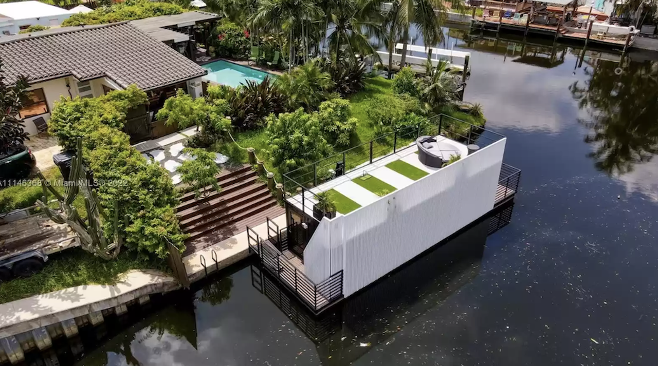 This newly remodeled floating house if for sale in Florida for $150K