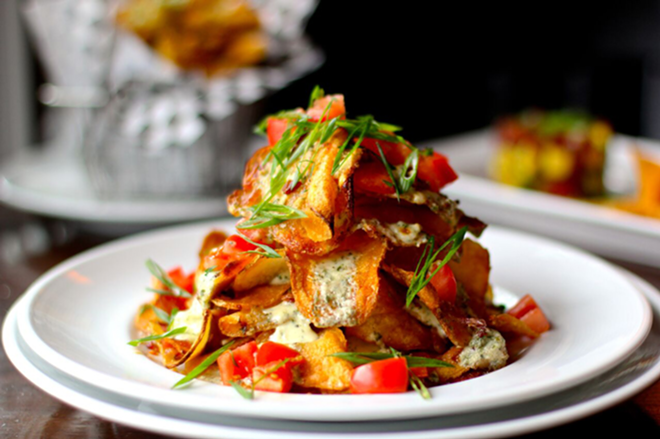 The kettle chips from Marlow's, with Gorgonzola, bacon, tomato and scallion. - Marlow's Tavern