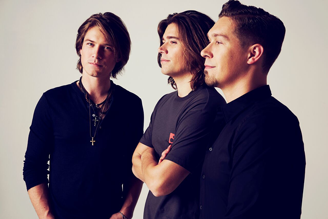 MMM-symph-pop: Pulling strings with Hanson, which plays Mahaffey Theater in St. Petersburg, Florida on October 26, 2018. - Big Hassle