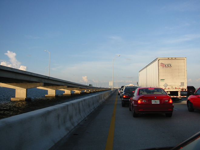 Good ol' bridge traffic. - Wikimedia Commons