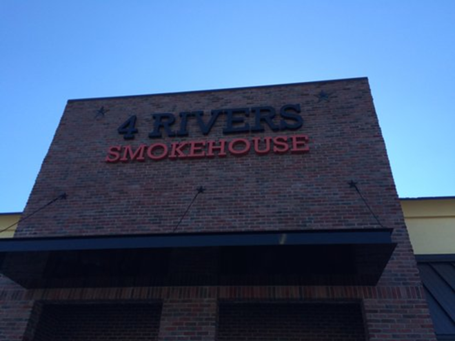Tampa's new 4 Rivers Smokehouse cooks up an array of deregionalized 'cue. - Chris W. via Yelp
