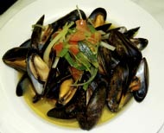 FLEX FOR ME: Prince Edward island mussels - steamed in saffron-garlic broth. - VALERIE TROYANO