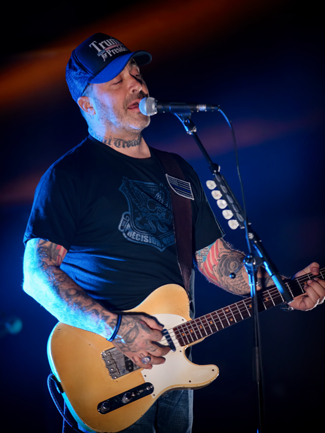 Aaron Lewis plays Dallas Bull in Tampa, Florida on February 10, 2017. - Chris Rodriguez