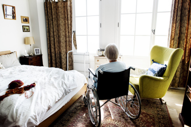 Despite growing coronavirus cases, Florida Gov. DeSantis expands nursing home visitation rules