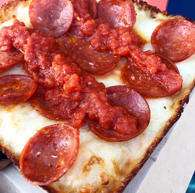 Corners Pizza brings Detroit-style pies to Nebraska Mini-Mart pop-up