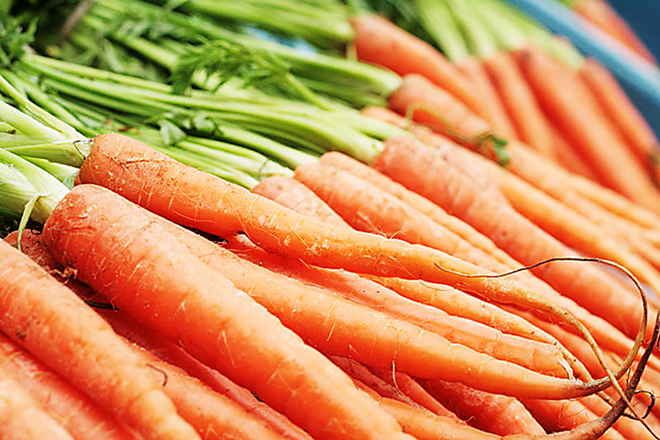 EAT ‘EM LIKE CANDY: Carrots make a great snack as long as you don’t dip ’em in mayo. - KANDER/WIKIMEDIA COMMONS