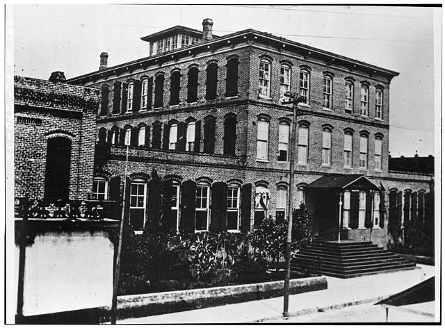 The original Ybor Cigar Factory as it was in 1916. - unknown photographer [Public domain], via Wikimedia Commons