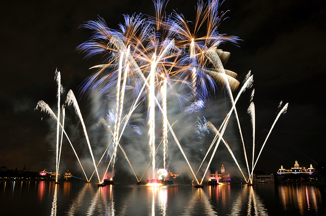 Almost 20 years ago, "Illuminations: Reflections of Earth" debuted at Walt Disney World. - chensiyuan [GFDL (http://www.gnu.org/copyleft/fdl.html) or CC BY-SA 4.0  (https://creativecommons.org/licenses/by-sa/4.0)], from Wikimedia Commons