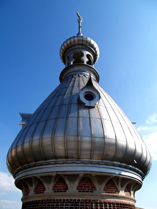 THE BIG ONION: A minaret gets its closeup. - Valerie Troyano