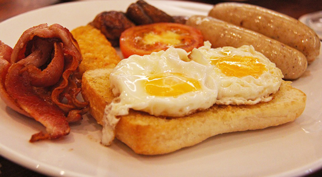 What better way to celebrate the royal wedding than with an English breakfast? - Pixabay