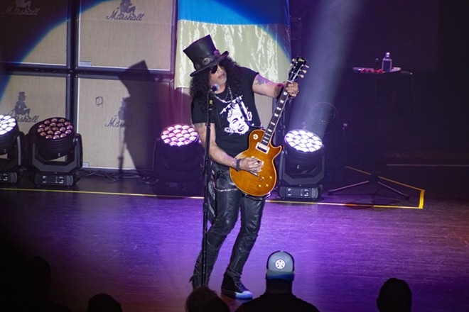 Review: Slash and Myles Kennedy raise the river—and the roof at last weekend's Clearwater show (2)