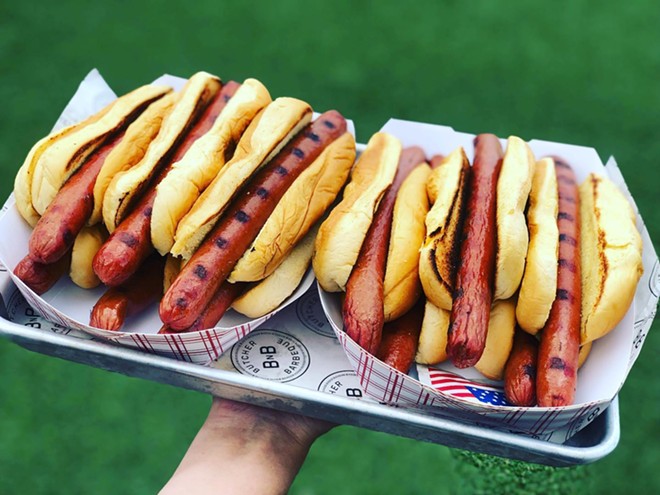 A pair of Tampa hot dog eating contests, Vine Vegan coming to Brandon, and more Tampa Bay foodie news