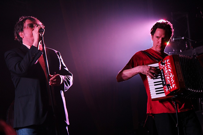 They Might Be Giants' John Flansburgh and John Linnell - Drunkcameraguy
