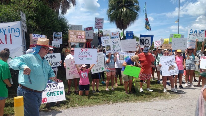 A crowd gathered at Honeymoon Island State Park in Dunedin on Aug. 27, 2024. - Photo by Mitch Perry/ Florida Phoenix