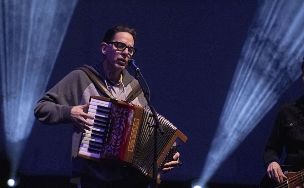 John Linnell of They Might Be Giants at Jannus Live in St. Petersburg, Florida on March 14, 2022.