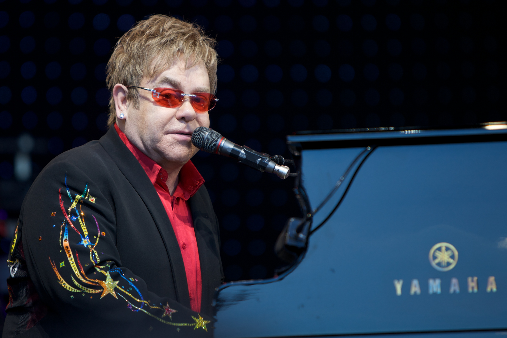 As Elton John's farewell tour hits Tampa, Clearwater's own Rocket