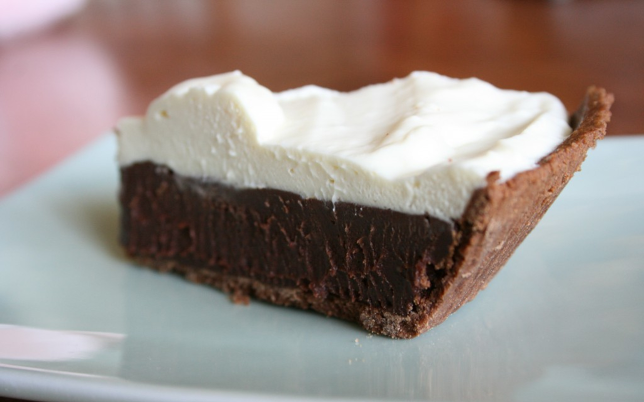 When desserts collide: Mocha pie with white chocolate mousse (recipe)