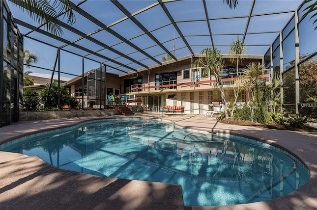A rare mid-century modern 'Vision-Aire' home is on sale in St. Petersburg right now