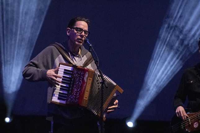 John Linnell of They Might Be Giants at Jannus Live in St. Petersburg, Florida on March 14, 2022.