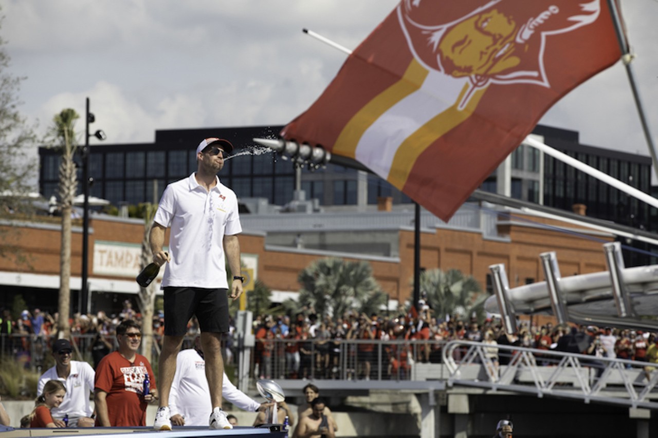 Everything we saw at the Tampa Bay Buccaneers' mostly maskless, shoulder-to-shoulder boat parade
