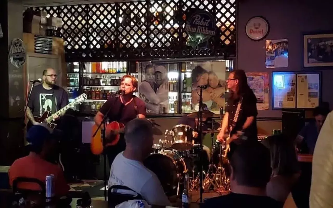 Image: Urbane Cowboys w/ The Deluxe 12