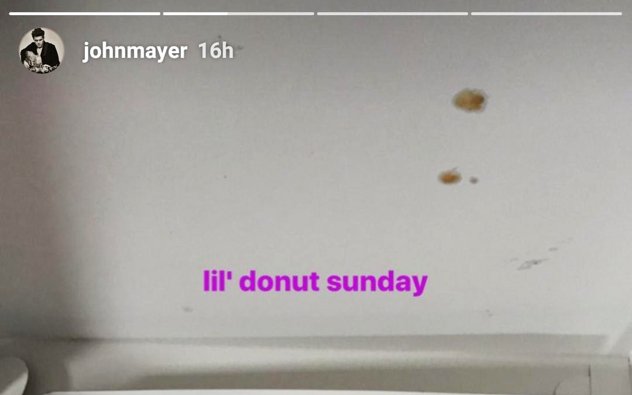 We see John Mayer mini doughnut'ed it up in Tampa