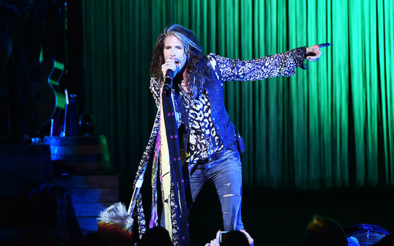 What can Tampa Bay fans expect from Steven Tyler's solo show next Monday?